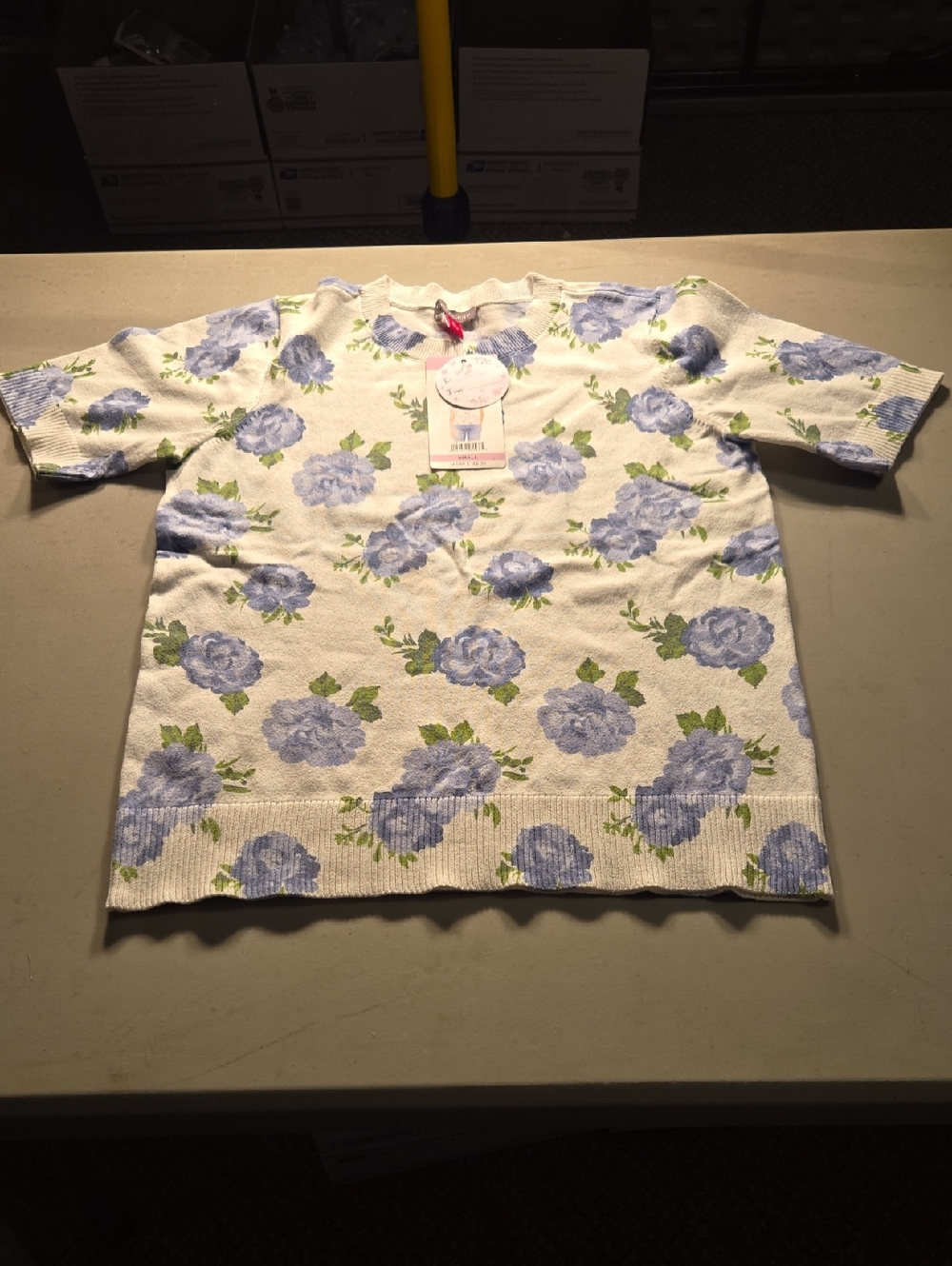 Vince Camuto White Short-Sleeve Floral Knit Top